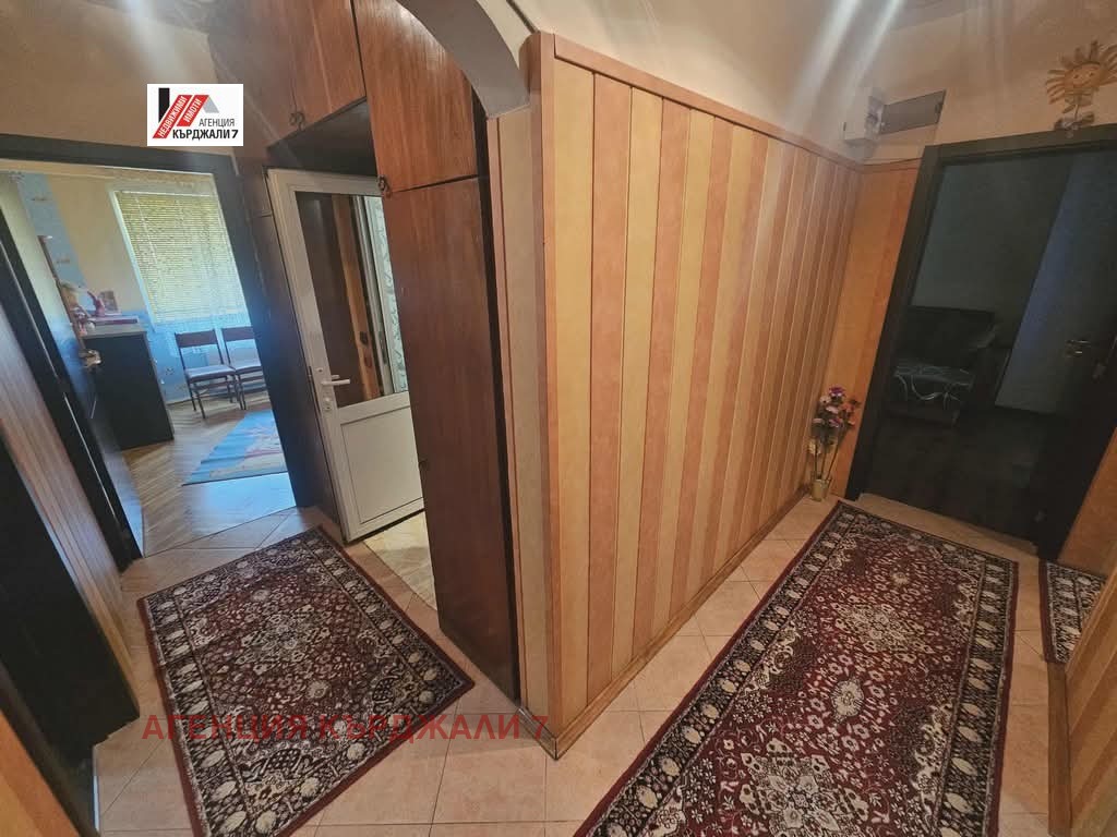 Продава МНОГОСТАЕН, гр. Кърджали, Възрожденци, снимка 7 - Апартаменти - 55004829
