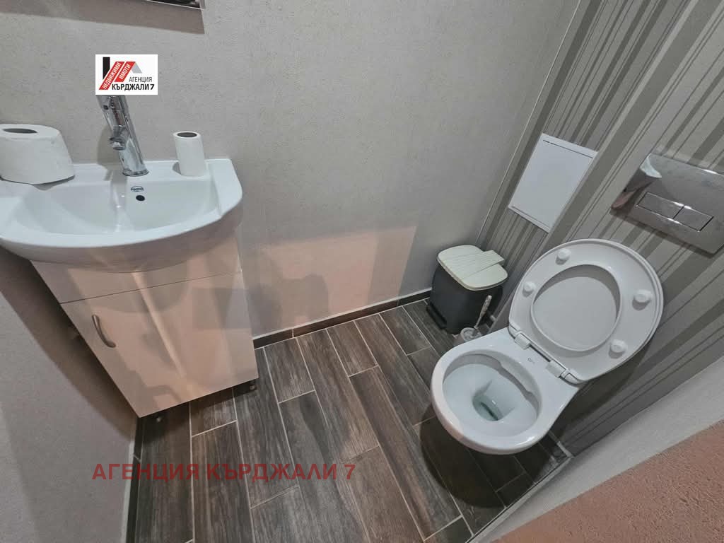 Продава МНОГОСТАЕН, гр. Кърджали, Възрожденци, снимка 4 - Апартаменти - 55004829