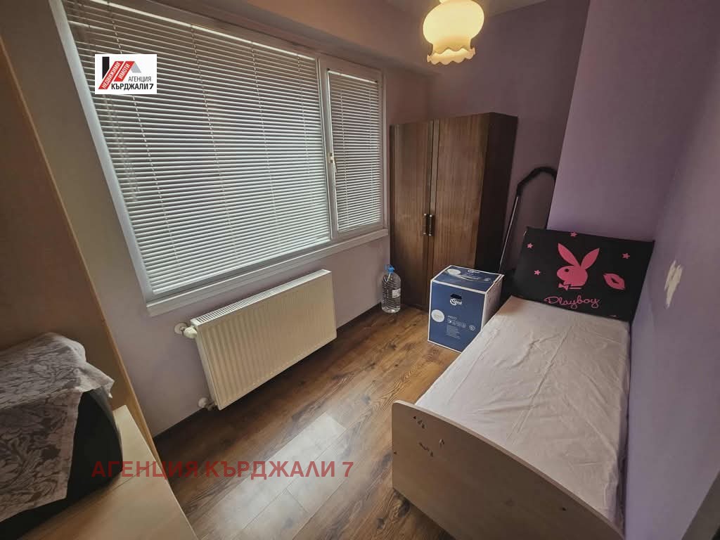 Продава МНОГОСТАЕН, гр. Кърджали, Възрожденци, снимка 5 - Апартаменти - 55004829