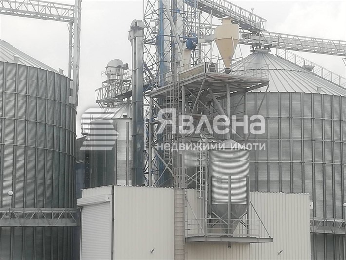 Продава ПРОМ. ПОМЕЩЕНИЕ, гр. Нови пазар, област Шумен, снимка 4 - Производствени сгради - 52448503