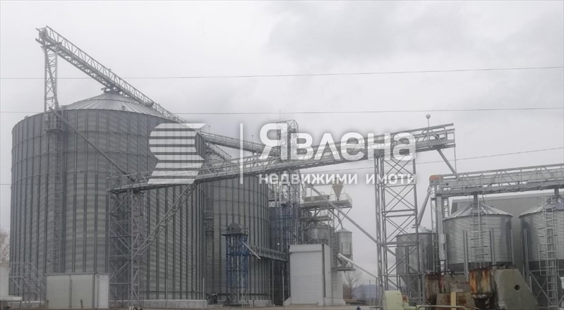 Продава ПРОМ. ПОМЕЩЕНИЕ, гр. Нови пазар, област Шумен, снимка 2 - Производствени сгради - 52448503