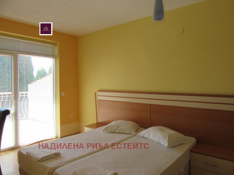 Продава  Хотел област Добрич , с. Рогачево , 1520 кв.м | 66566230 - изображение [11]