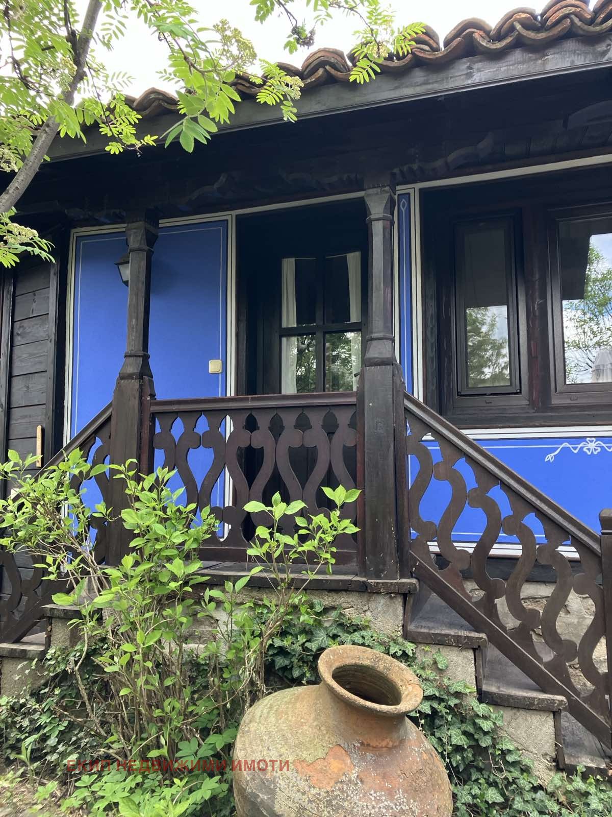 Продава КЪЩА, гр. Копривщица, област София област, снимка 2 - Къщи - 52245239