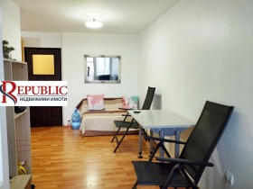 1 sovrum Ljatno kino Trakija, Varna