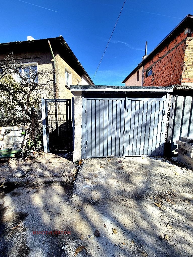 Продава КЪЩА, гр. Перник, Ралица, снимка 2 - Къщи - 52235785