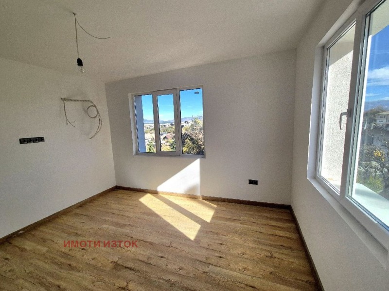 Продава КЪЩА, гр. Перник, Ралица, снимка 8 - Къщи - 52235785