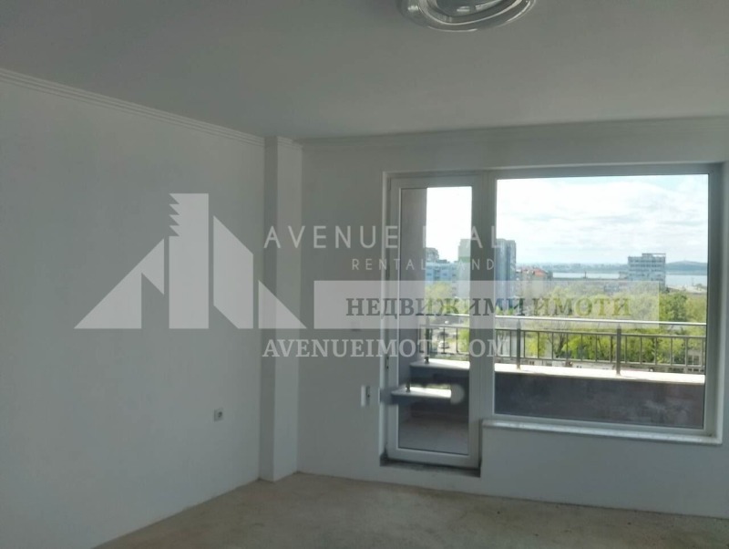 Продава  2-стаен град Бургас , Славейков , 68 кв.м | 27926610
