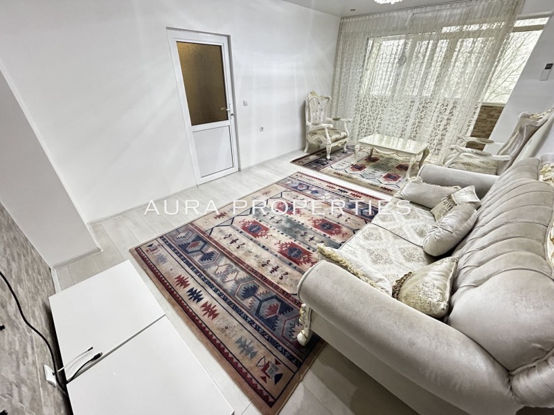 Продава 3-СТАЕН, гр. Разград, Център, снимка 2 - Апартаменти - 53200579