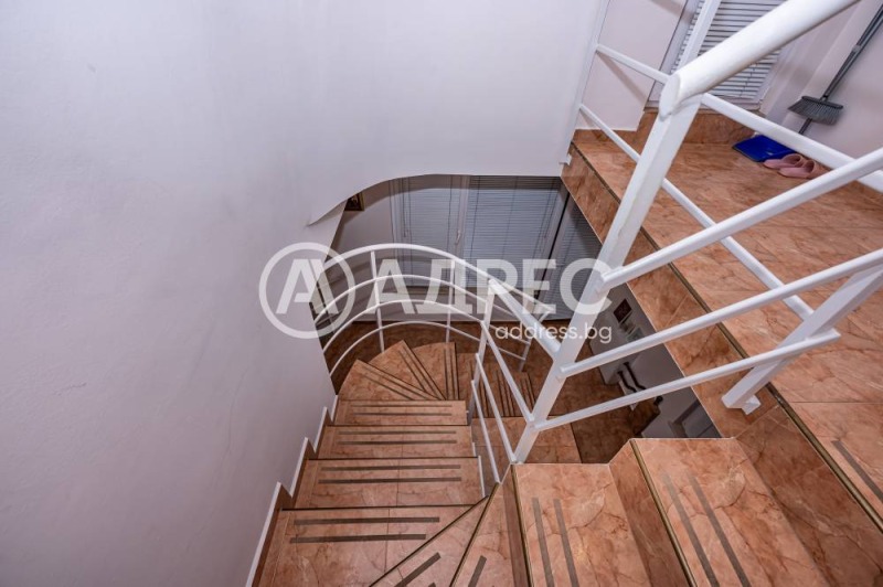 For Sale  3+ bedroom Plovdiv , Tsentar , 142 sq.m | 54230362 - image [4]