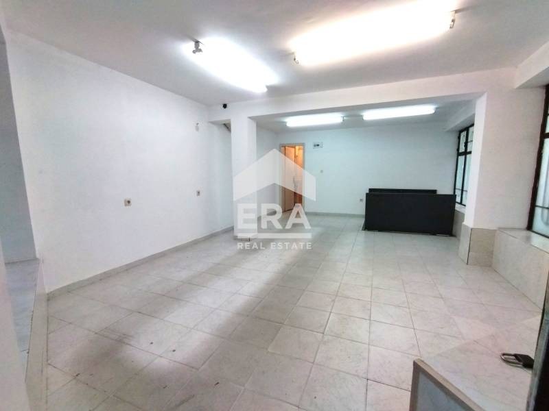 Продава МАГАЗИН, гр. Варна, Зимно кино Тракия, снимка 2 - Магазини - 53985021