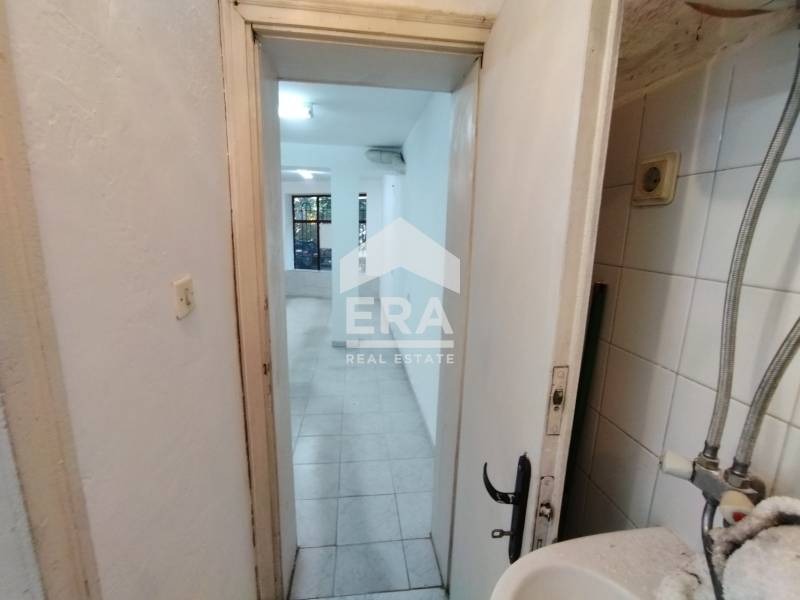 Продава МАГАЗИН, гр. Варна, Зимно кино Тракия, снимка 7 - Магазини - 53985021