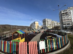 2 slaapkamers Vladislav Varnentsjik 1, Varna 11