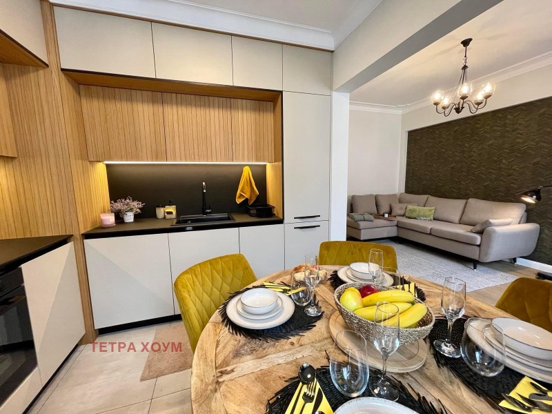Na sprzedaż  2 sypialnie Sofia , Centar , 107 mkw | 47493348 - obraz [4]
