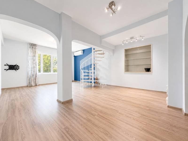 Продава 3-СТАЕН, гр. София, Център, снимка 2 - Апартаменти - 55023746