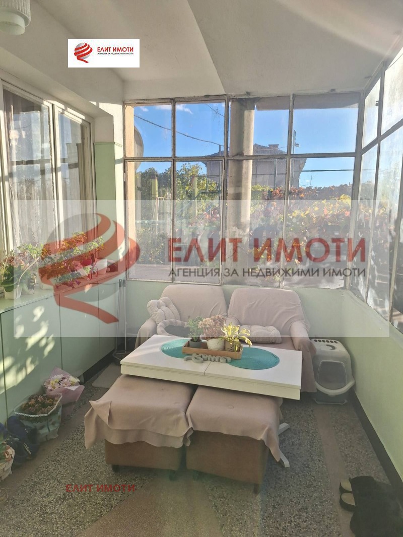 Продава КЪЩА, гр. Казанлък, област Стара Загора, снимка 2 - Къщи - 52367379