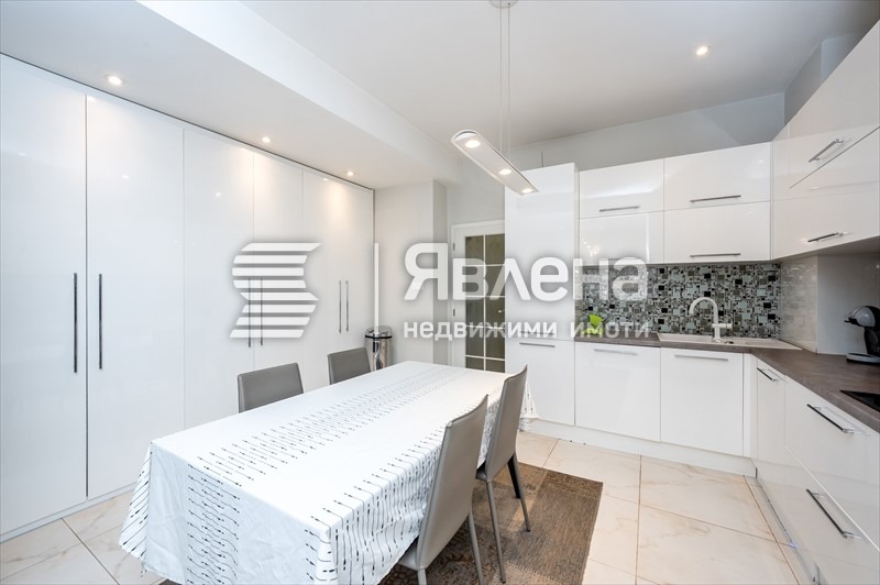 Продава 2-СТАЕН, гр. София, Център, снимка 3 - Апартаменти - 55426822