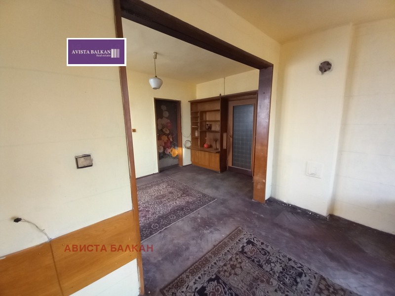 Продава ЕТАЖ ОТ КЪЩА, гр. София, Гео Милев, снимка 4 - Етаж от къща - 53109151