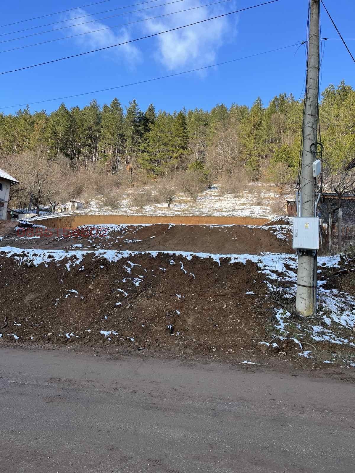 Продава ПАРЦЕЛ, с. Чурек, област София област