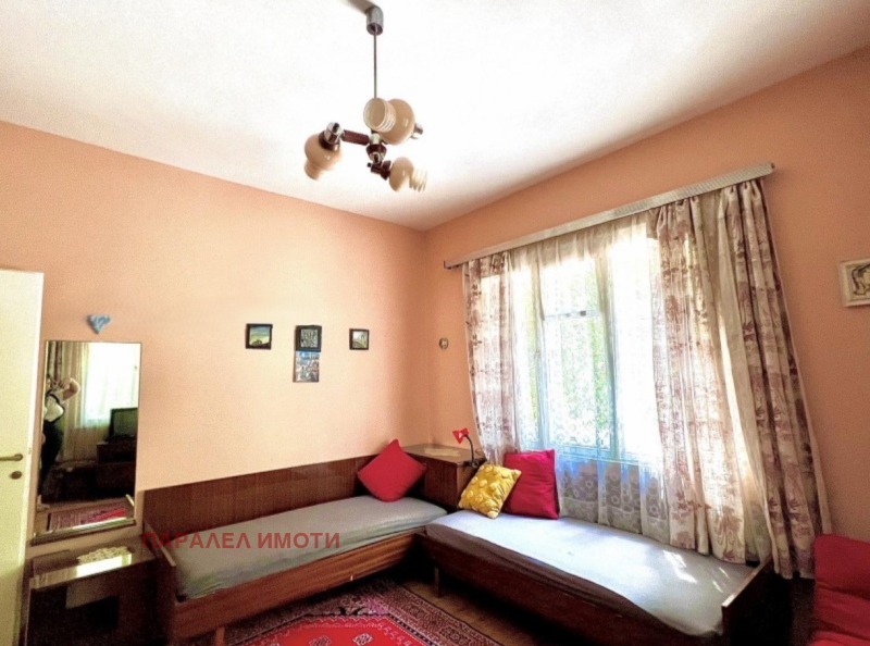 Продава ЕТАЖ ОТ КЪЩА, гр. Пловдив, Център, снимка 4 - Етаж от къща - 53074155