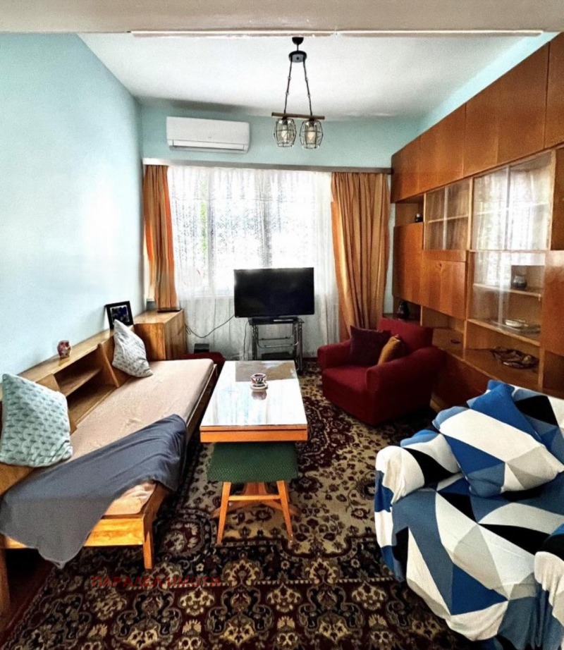 Продава ЕТАЖ ОТ КЪЩА, гр. Пловдив, Център, снимка 2 - Етаж от къща - 53074155