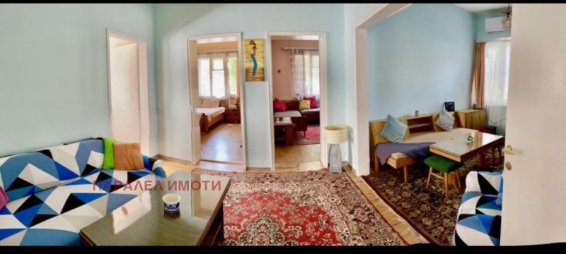 Продава ЕТАЖ ОТ КЪЩА, гр. Пловдив, Център, снимка 3 - Етаж от къща - 53074155