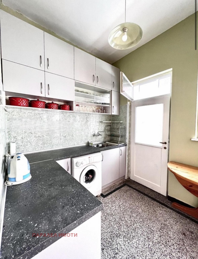 Продава ЕТАЖ ОТ КЪЩА, гр. Пловдив, Център, снимка 8 - Етаж от къща - 53074155