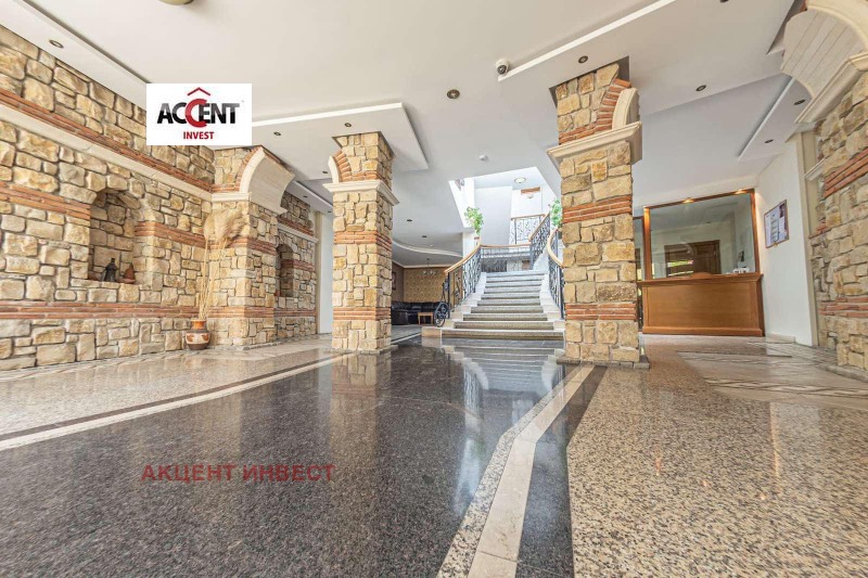 Продава МНОГОСТАЕН, гр. Варна, Бриз, снимка 2 - Апартаменти - 53190027