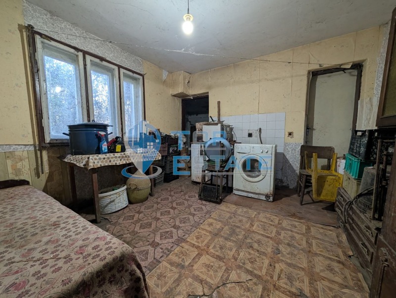 Продава КЪЩА, с. Мерданя, област Велико Търново, снимка 6 - Къщи - 52304394