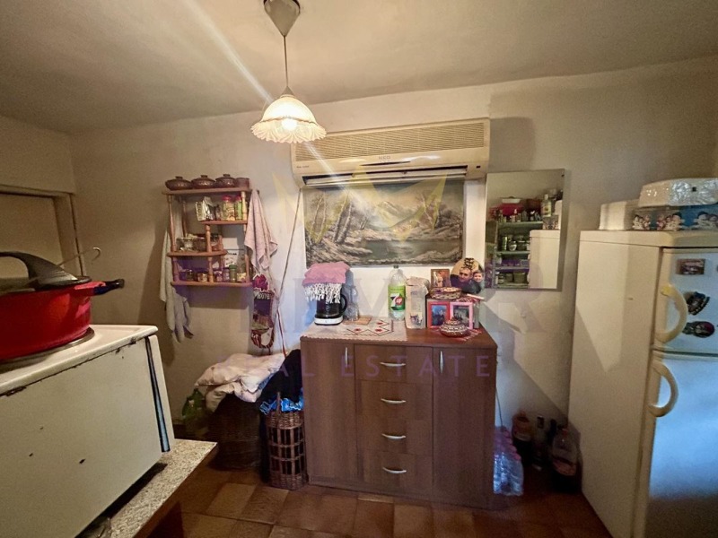 Продава КЪЩА, с. Безводица, област Добрич, снимка 7 - Къщи - 53009048