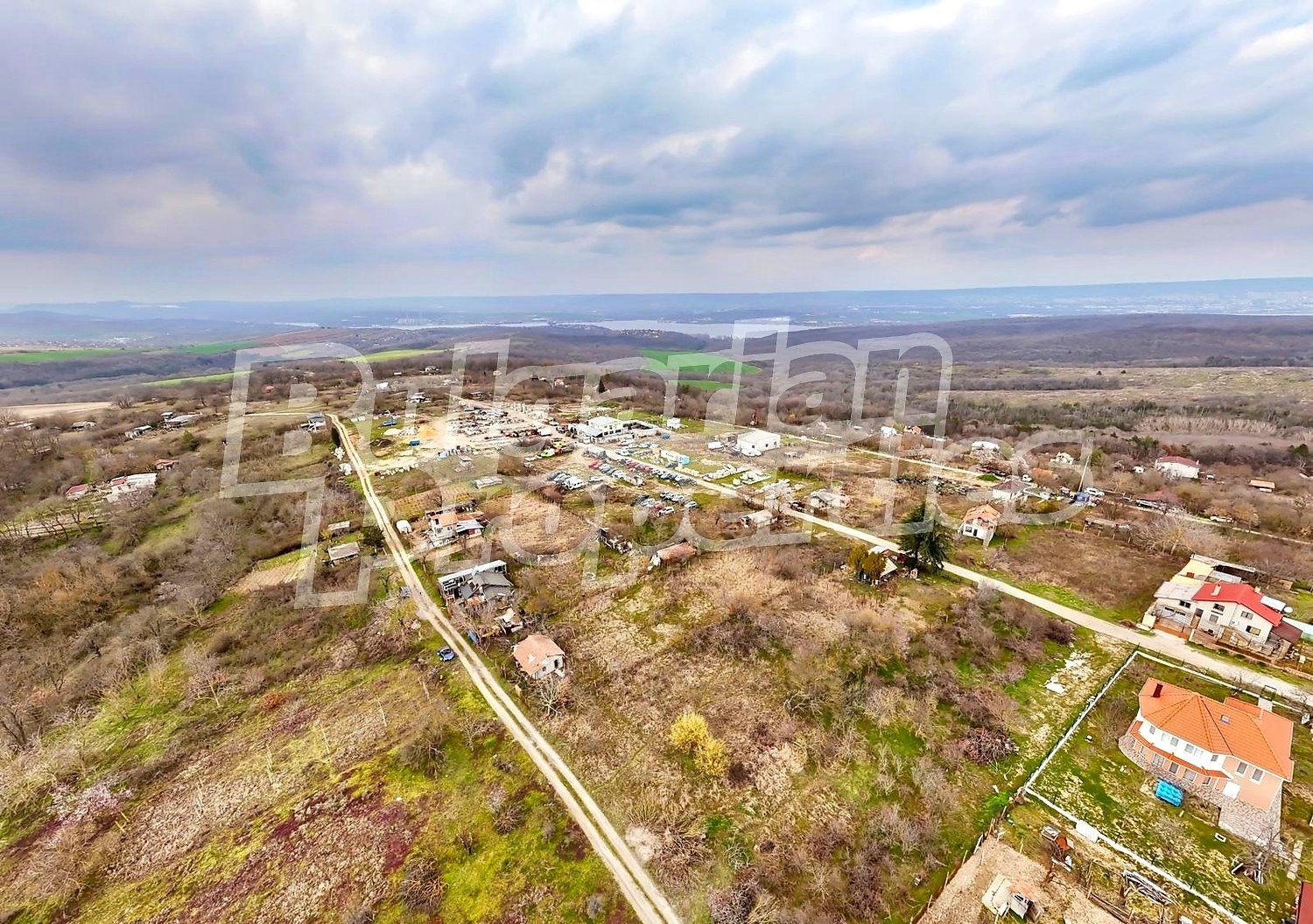 Продава КЪЩА, гр. Варна, с. Звездица, снимка 3 - Къщи - 53956515