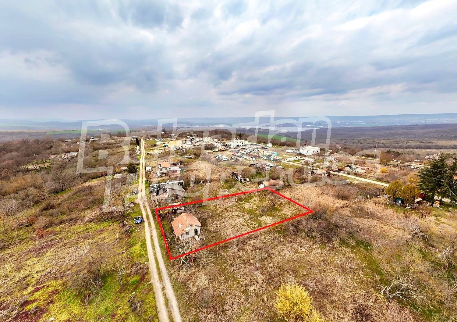 Продава КЪЩА, гр. Варна, с. Звездица