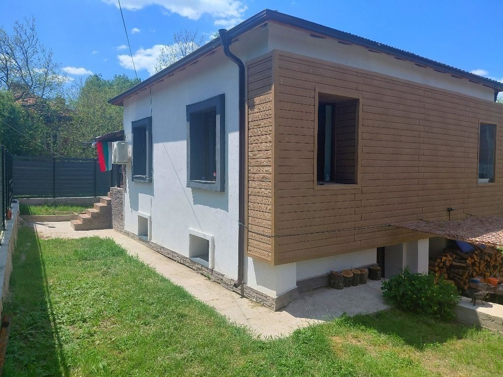 Продава КЪЩА, с. Долистово, област Кюстендил
