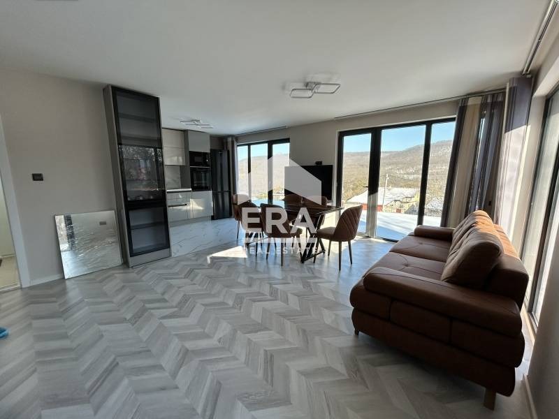 Продава КЪЩА, с. Долище, област Варна, снимка 5 - Къщи - 53415837