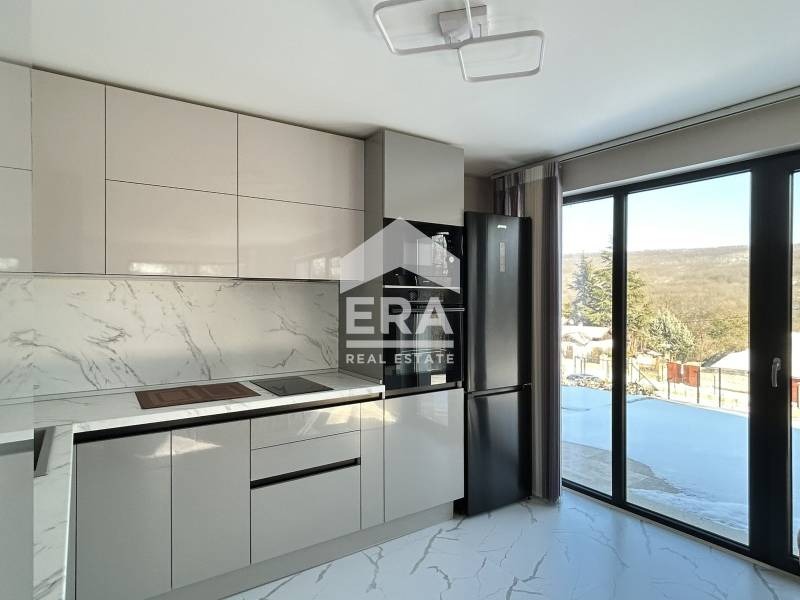 Продава КЪЩА, с. Долище, област Варна, снимка 8 - Къщи - 53415837