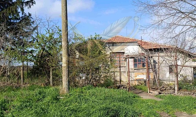 Продава КЪЩА, с. Страцин, област Бургас