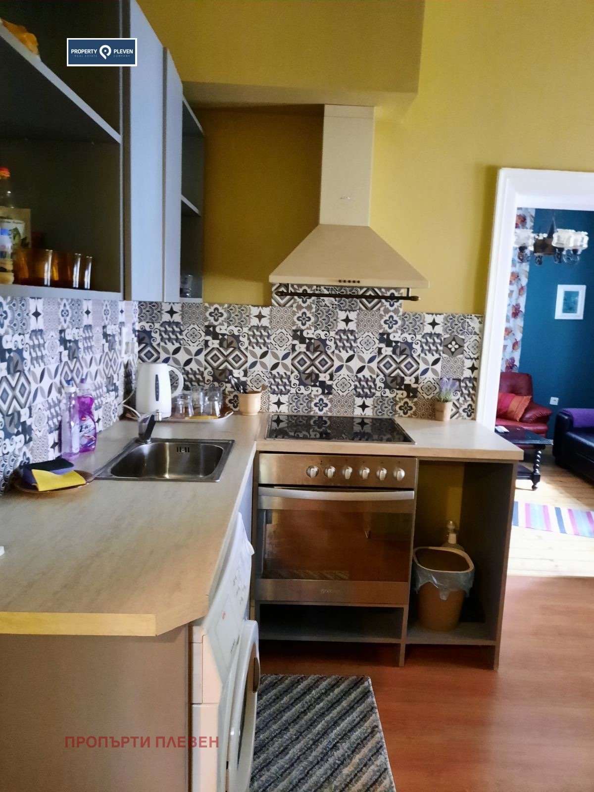 Продава ЕТАЖ ОТ КЪЩА, гр. Плевен, Идеален център, снимка 2 - Етаж от къща - 48974513