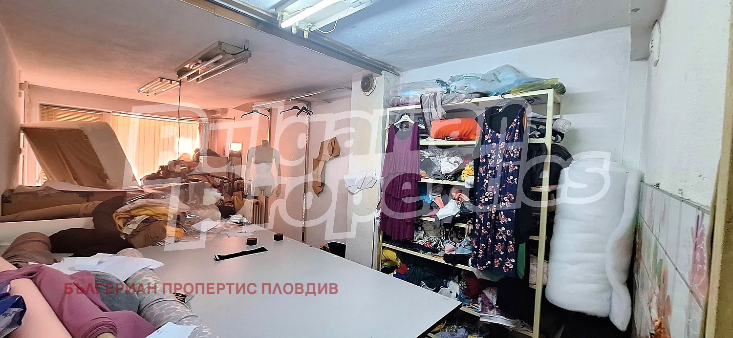 Продава МАГАЗИН, гр. Пловдив, Христо Смирненски, снимка 4 - Магазини - 55643099