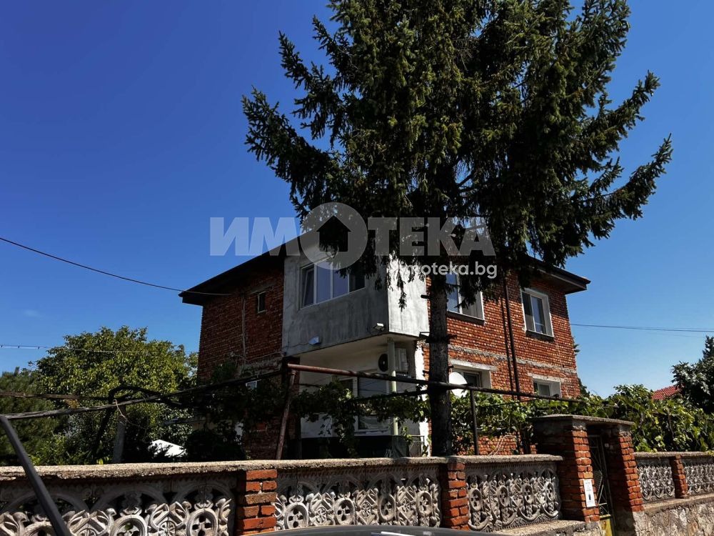 Продава ЕТАЖ ОТ КЪЩА, с. Труд, област Пловдив