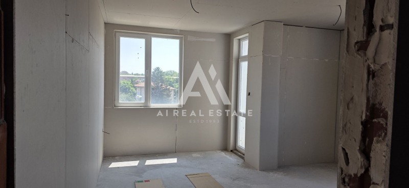 Eladó  2 hálószobás Pleven , Sirok centar , 125 négyzetméter | 69662735