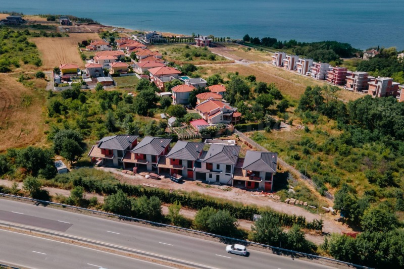 Продава КЪЩА, гр. Бургас, Сарафово, снимка 2 - Къщи - 53149162