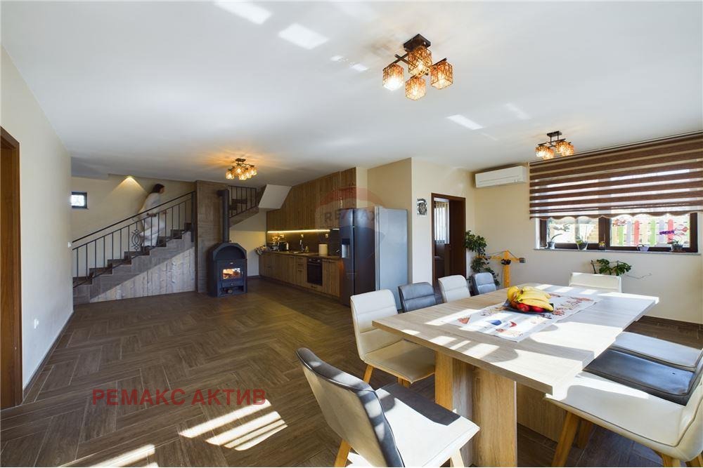 Продава КЪЩА, гр. Варна, м-т Боровец - север, снимка 2 - Къщи - 46808267