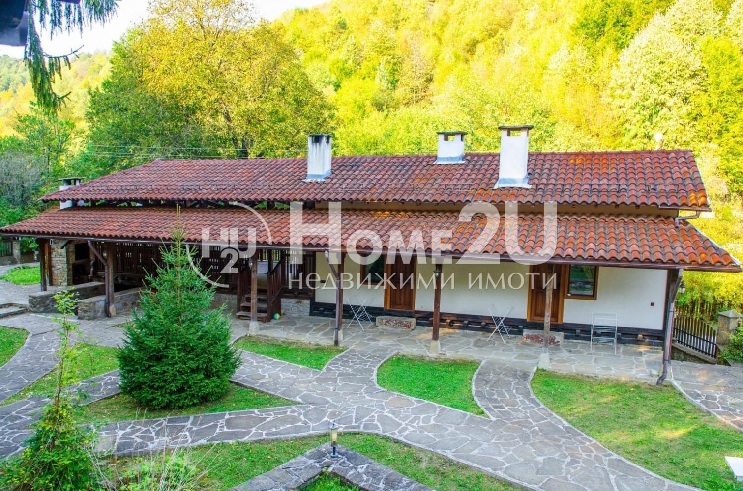 Продава ХОТЕЛ, с. Радевци, област Габрово, снимка 2 - Хотели - 54767190