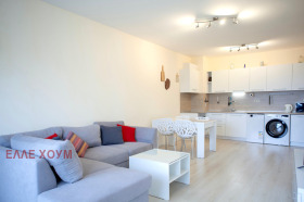 1 quarto Asparuhovo, Varna