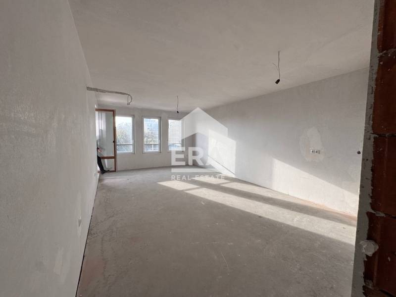 Продава 3-СТАЕН, гр. Варна, к.к. Св.Св. Константин и Елена, снимка 2 - Апартаменти - 52660244