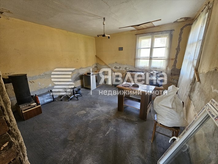 Продава КЪЩА, с. Големо Бучино, област Перник, снимка 6 - Къщи - 55125484