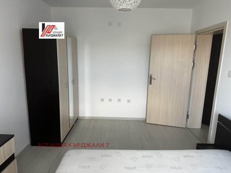 Продава 3-СТАЕН, гр. Кърджали, Възрожденци, снимка 3 - Aпартаменти - 47408125