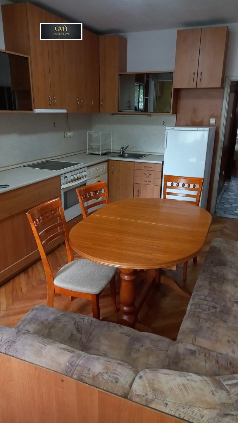 Продава МНОГОСТАЕН в град Плевен, Идеален център - 120 кв.м / 160 000 € » 312 932.80 лв., ДЖИ ЕМ КОНСУЛТ