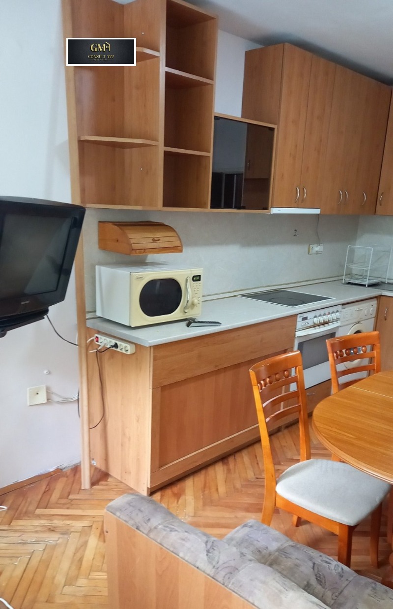 Продава МНОГОСТАЕН, гр. Плевен, Идеален център, снимка 2 - Апартаменти - 53044104