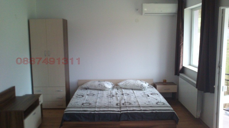 Продава КЪЩА, гр. Априлци, област Ловеч, снимка 4 - Къщи - 52770551