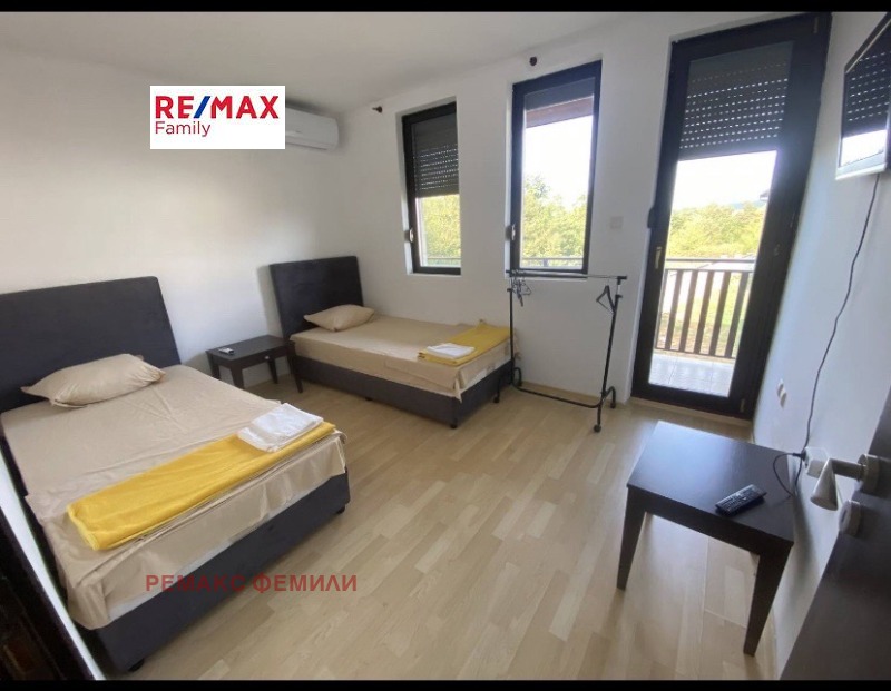 Till salu  Hus region Varna , Junec , 185 kvm | 53874010 - bild [8]